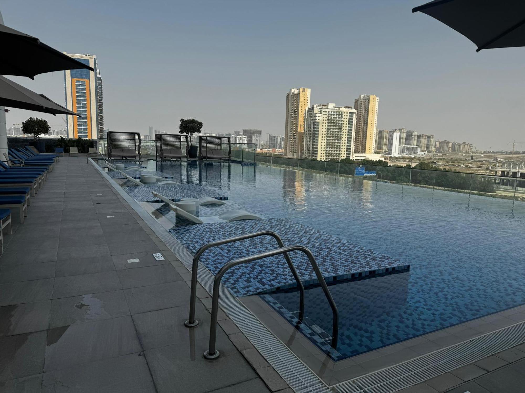 Adagio Jumeirah Village Triangle Дубай Экстерьер фото